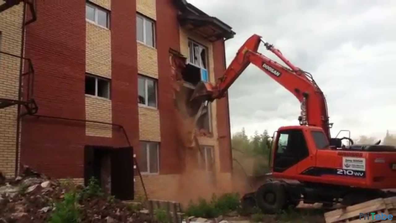 Разбор и вывоз старых домов.