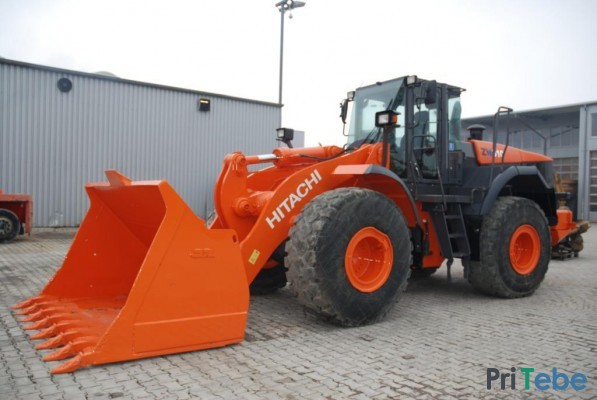 Строительная спецтехника Hitachi.