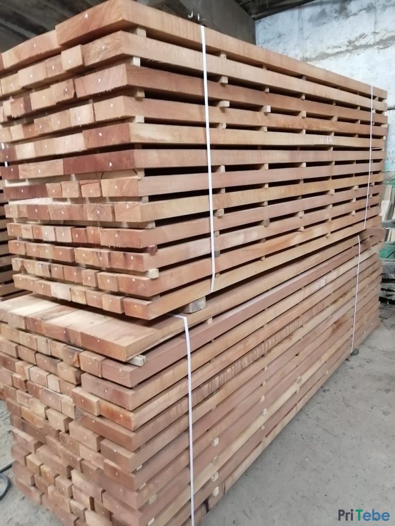 Пиломатериалы из дуба, бука, ясеня, клена, акации, карагача, липы.